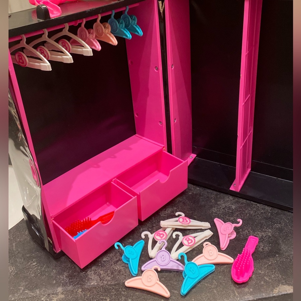 2 Piece Barbie Bundle π - Picture 14 of 16